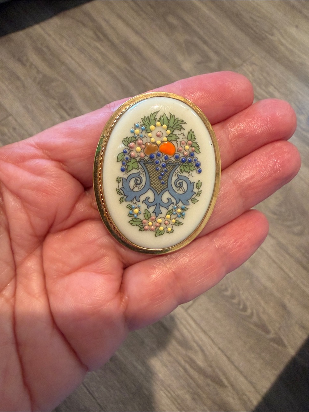 Lenox Porcelain Brooch Pin - Picture 5 of 6
